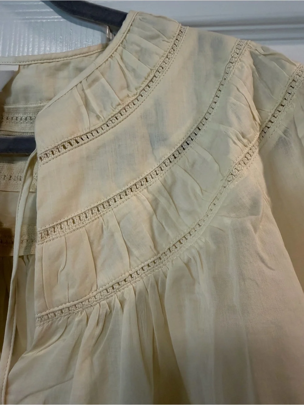 Banana Republic LIGHTWEIGHT COTTON INSET LACE TOP